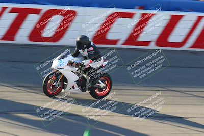 media/Jan-21-2022-Fastrack Riders (Fri) [[90b5309cc6]]/Level 2/Session 1 Front Straight/